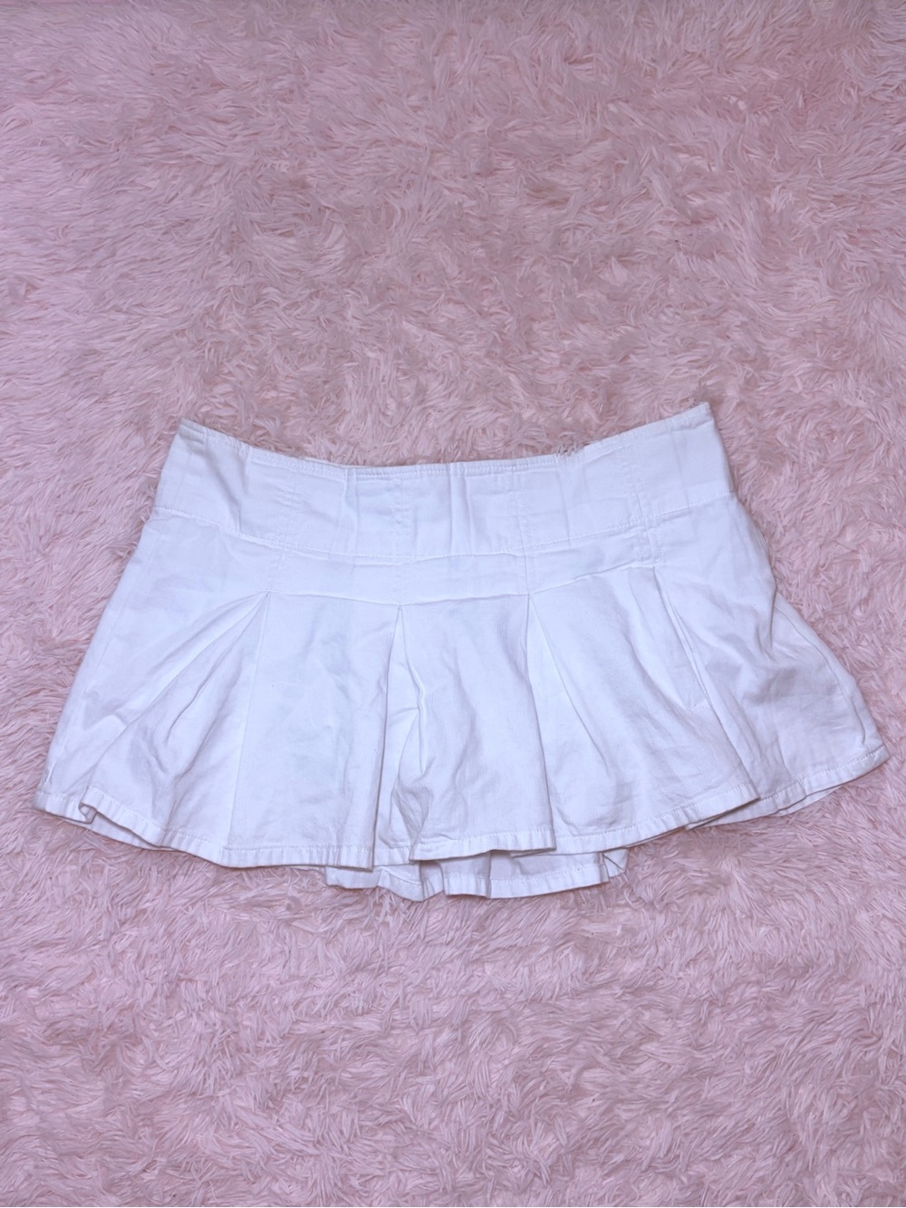 Garage White Pleated Women’s Skort